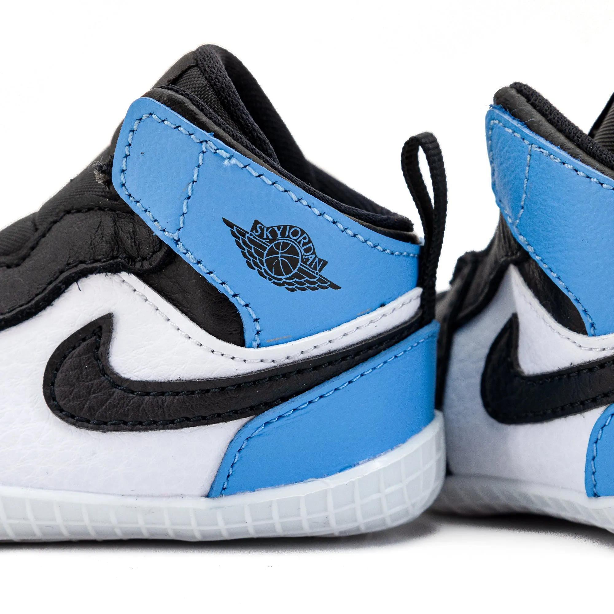 Nike Baby Air Jordan 1 Retro Crib Bootie "UNC Toe" AT3745-400